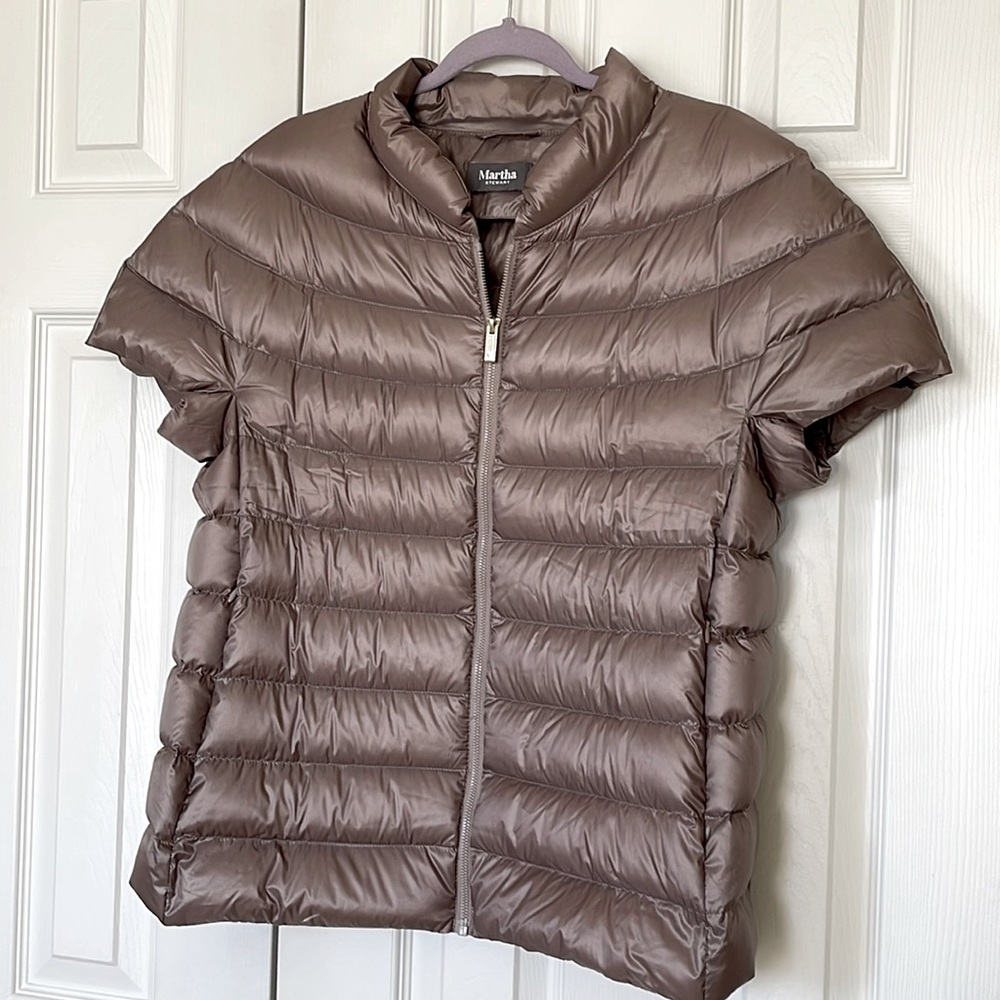 New. Never worn. Martha Stewart Size Large Cap Sleeve Vest